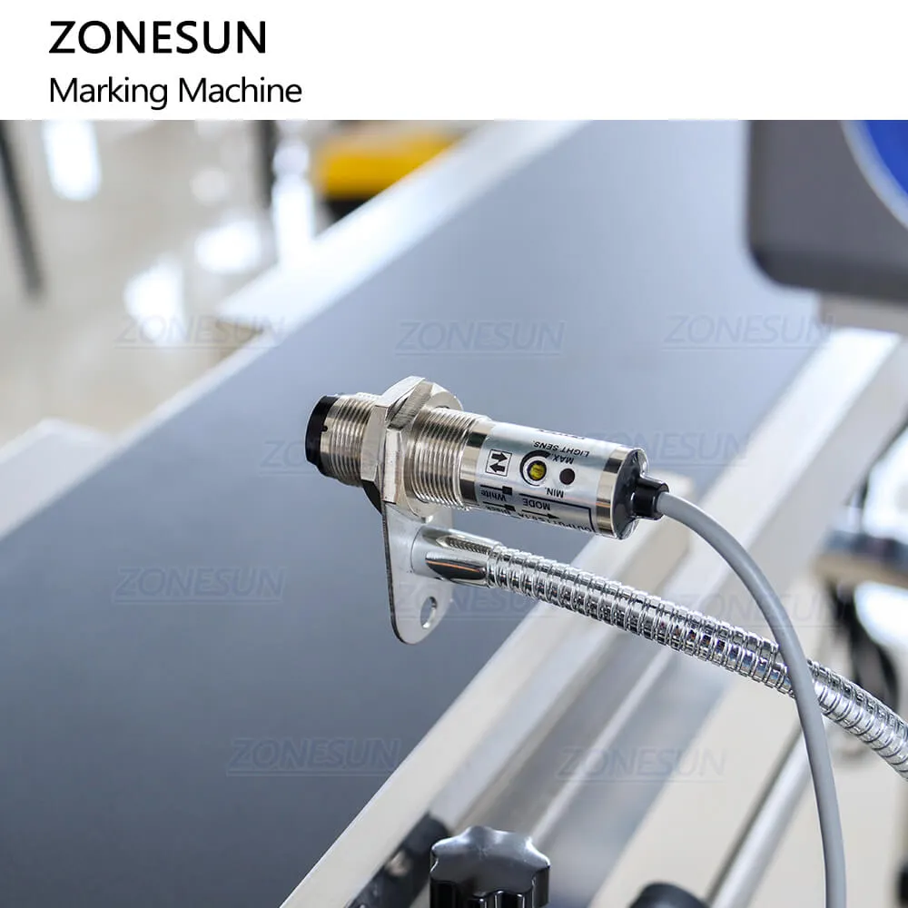 ZS-LMC1 Automatic PET Bottles QR Code Date Laser Coding Machine Printer CO2 Laser Marking Machine For Filling Line